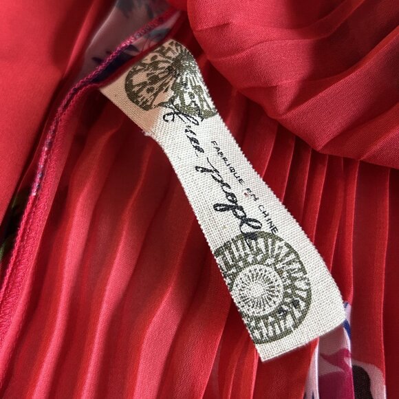 Free People Pleated Hibiscus Top ASO Alex Russo - Picture 5 of 8